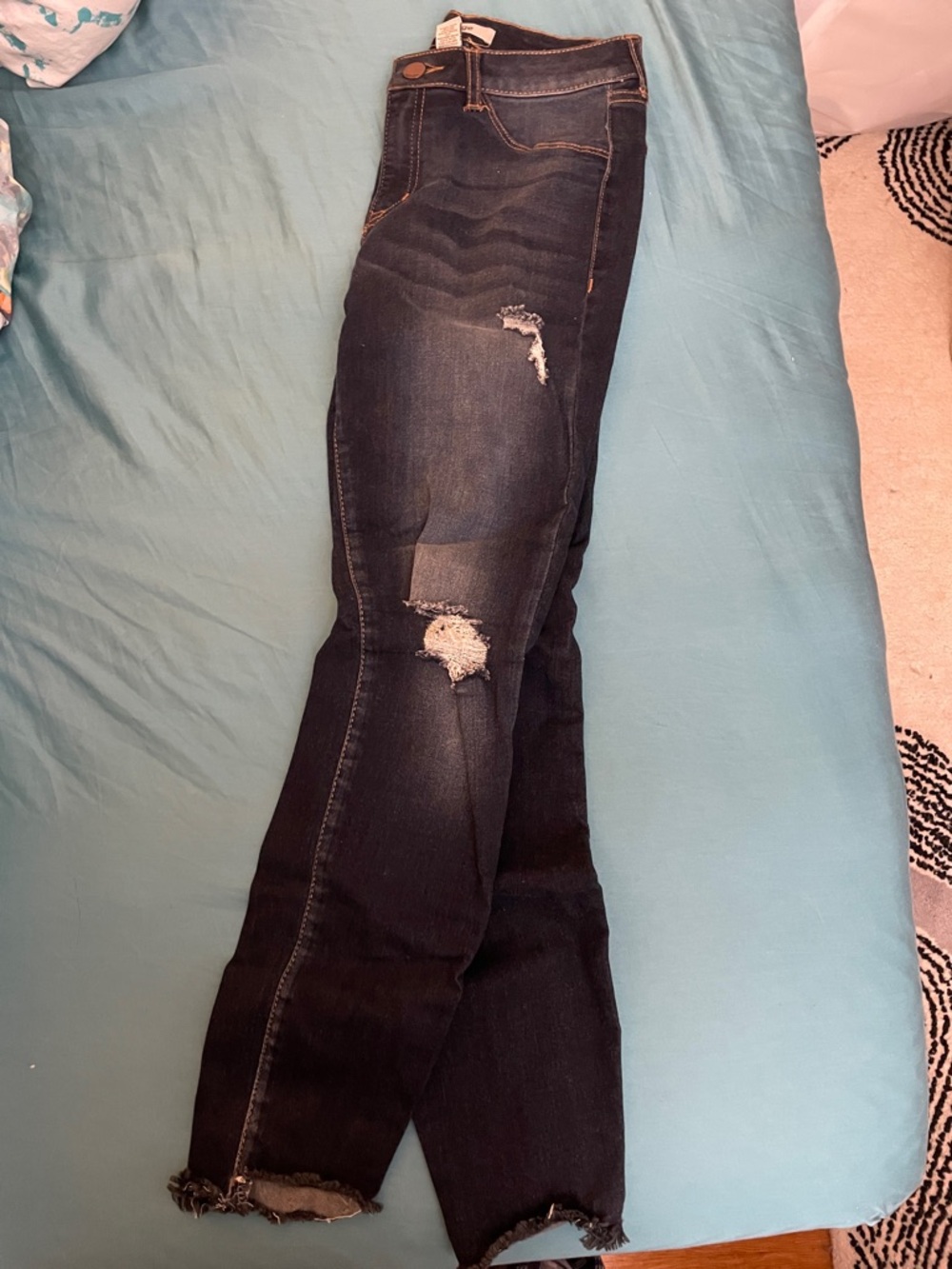 NWOT Refuge Blue Skinny Jeans  stretchy Distressed Knees Women Sz 4 28 Waist